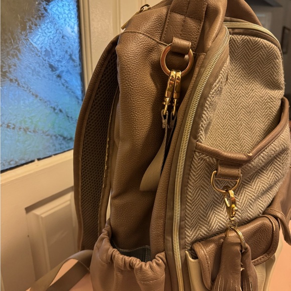 Itzy Ritzy Taupe and Cream Diaper Bag with Tassle and Changing Pad - Picture 2 of 8